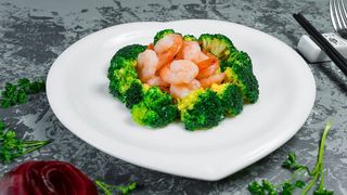 Салат "Брокколи с очищенными креветками"