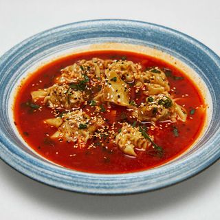 #D42 Wonton en salsa picante