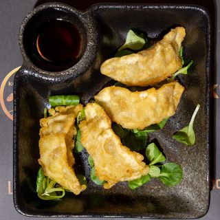 130.Ravioli di pollo fritto