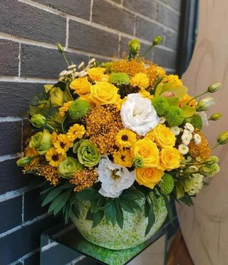 կոմպոզիցիա դեղին վարդերով