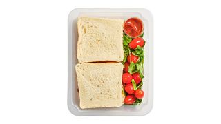 Tosty z szynką, serem i pieczarkami