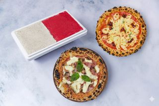 Capricciosa pizza 32cm + Margarita pizza 32cm + 500g sladoled