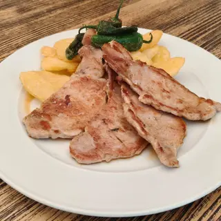 Filetitos De Lomo Ibérico Con Patatas Fritas