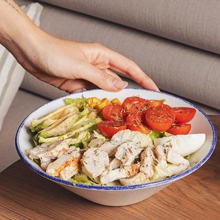 Bowl de pollo con almendras