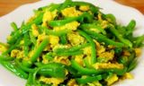 Scrambled Eggs with Green Pepper