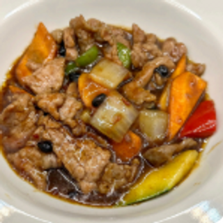 52. Ternera Con Salsa De Soja Negra