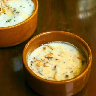 Pronthi normal (2 uds.) + curd + pickle