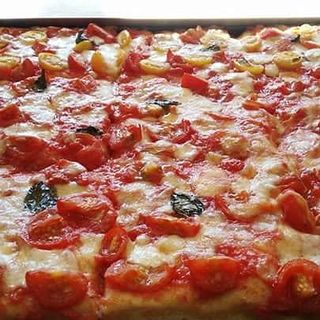 Teglia pomodorini freschi