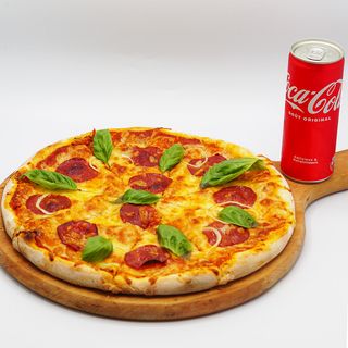 Pizza Pepperoni + Coca