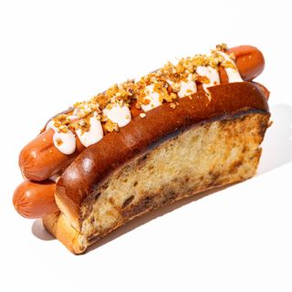Дабл хот дог у вершковому бріоші