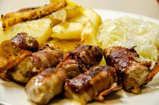 Punjeni svinjski ražnjići