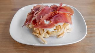 Huevos fritos con jamón serrano