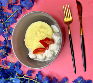 Пюре з фрикадельками у вершковому соусі 240гр