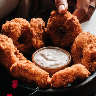 Deep fried squid rings with garlic sauce