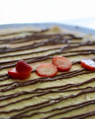Crepe de Chocolate de Leite com Morango