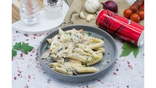 Penne cu ciuperci si pui,Coca Cola zero