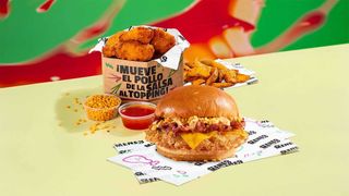 Burger + 4 bombs + patatas S + topping + salsa
