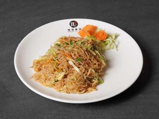 Spaghetti di soia saltati con verdure