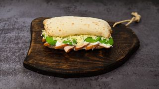 Sendvič  sa  dimljenom  piletinom