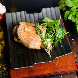 Ciolan de porc la cuptor