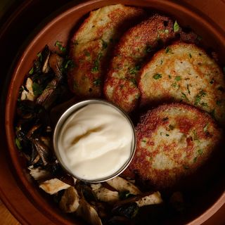 Деруни з куркою та грибами