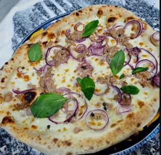 Pizza Tonno