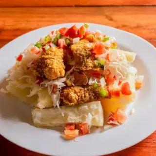 Yuca con chicharrón