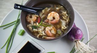 Zuppa con frutti di mare