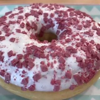 Donut grande alla fragola