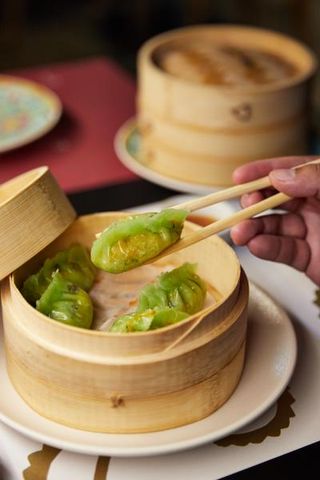 Raviolis de verduras y setas al vapor