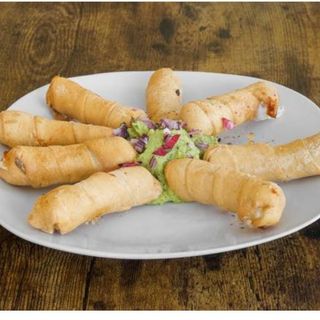 Tequeños de queso con guacamole