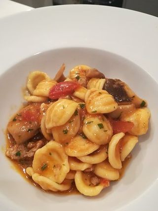 Orecchiette, salsiccia veg, funghi cardoncelli 