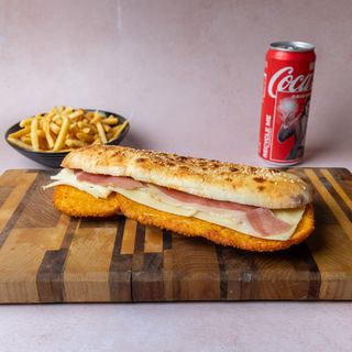 Pohovana piletina lux, pomfrit i Coca-Cola