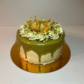 Tort aniversar fistic si zmeura