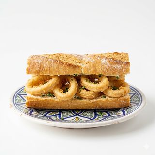 Bocadillo De Calamares A La Andaluza