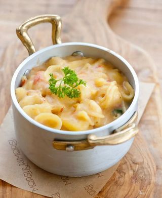 Pasta con patate e provolone del Monaco