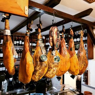 Jamón Ibérico Con Tomate Natural Y Virgen Extra