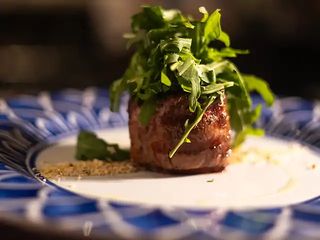 Стейк філе міньон з соусом пеппер та рукколою Well done  (200 г)