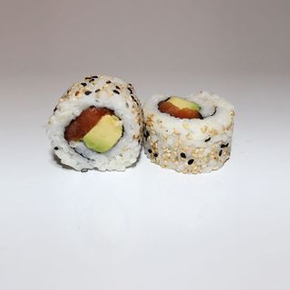 17. Sushi Salmón Aguacate (8 Uds.)