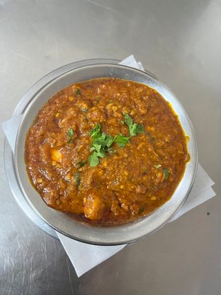 17.Chicken vindaloo (very spicy)