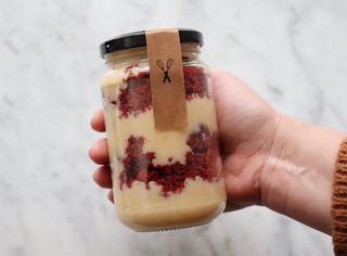 Bolo no pote Red Velvet com Chocolate Branco