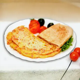 Omleta cu sunca si mozzarella