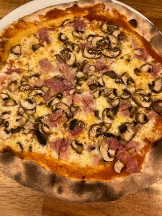 Pizza Prosciutto Funghi (30 Cm.)