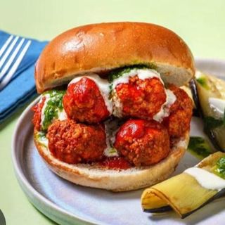 Panino con polpette al sugo