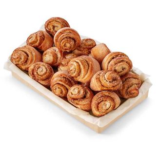 Cinnamon rolls 16