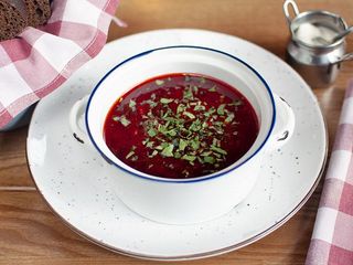 Борщ з трюфельною сметаною (350/40g)