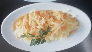 Surówka z białej kapusty 150 g