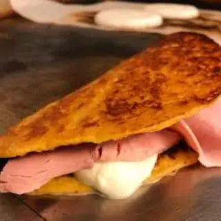 Cachapa Con Queso Y Jamón York