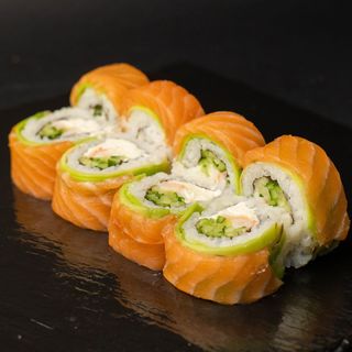 Філадельфія з лососем і авокадо