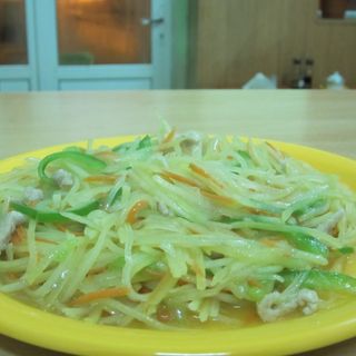 Cartofi shen yang cu porc și orez